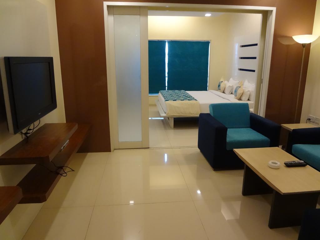 United 21 - Thane Rom bilde