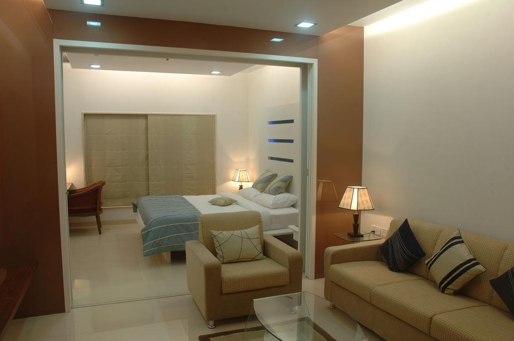 United 21 - Thane Rom bilde